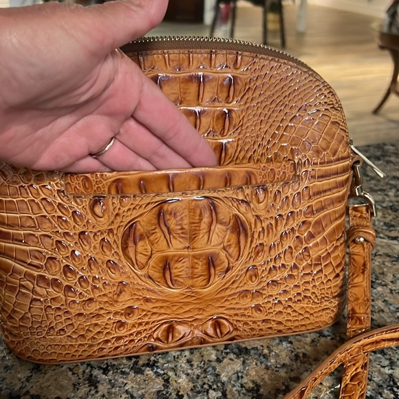 Beautiful Brahmin crossbody purse - Picture 7 of 13